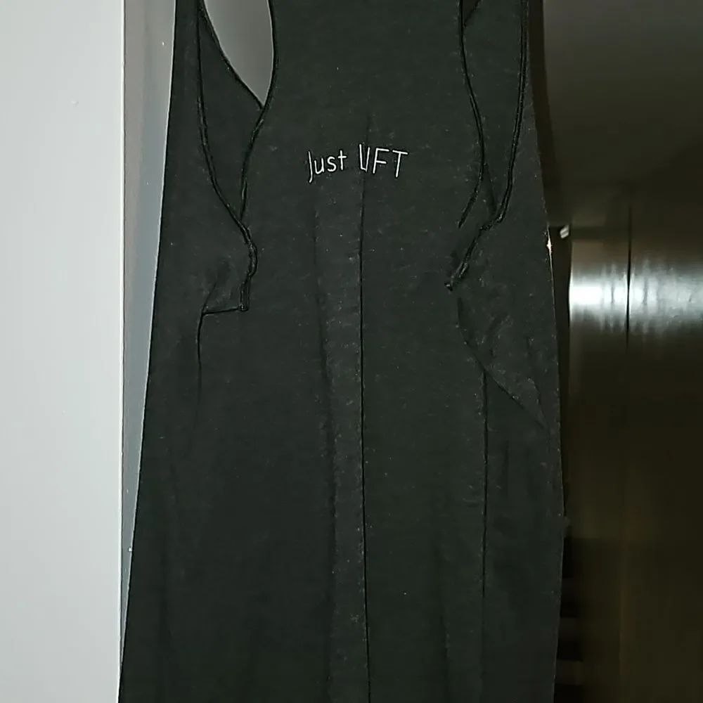 Gym Tank - Picture 2 of 2